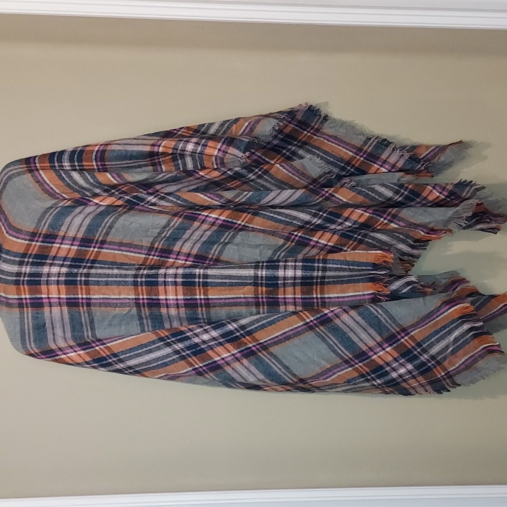 Just Style LA Poncho Scarf - Picture 5 of 6
